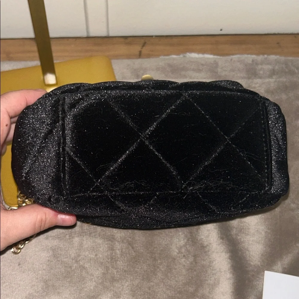 Velvet Black Bag‎ with Chain Strap